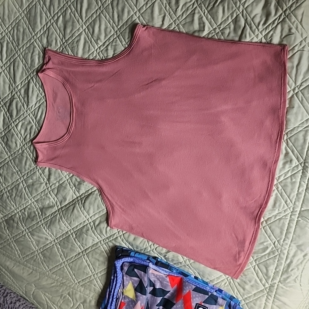 FLEO Lyra Tank Medium Whithered Rose EUC